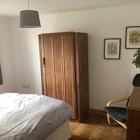 3 Bedroom Bungalow In Llanrhaeadr Ym 奥斯威斯 外观 照片