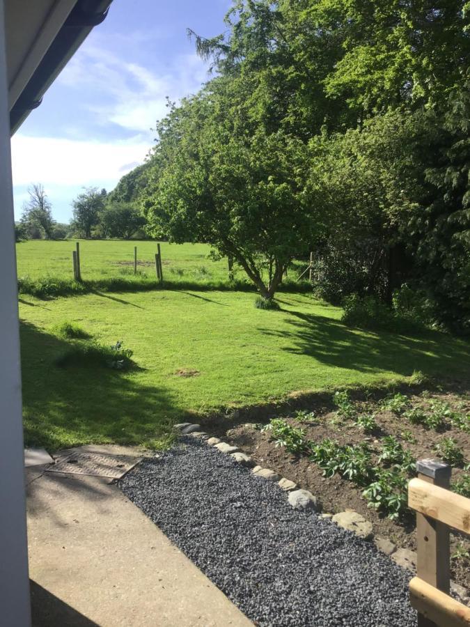 3 Bedroom Bungalow In Llanrhaeadr Ym 奥斯威斯 外观 照片